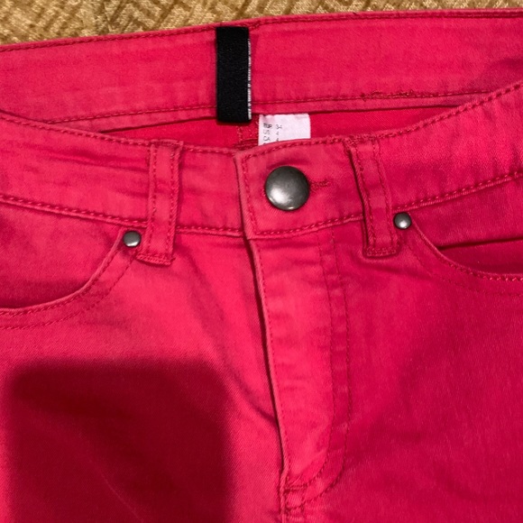 Red jeans - Picture 2 of 4